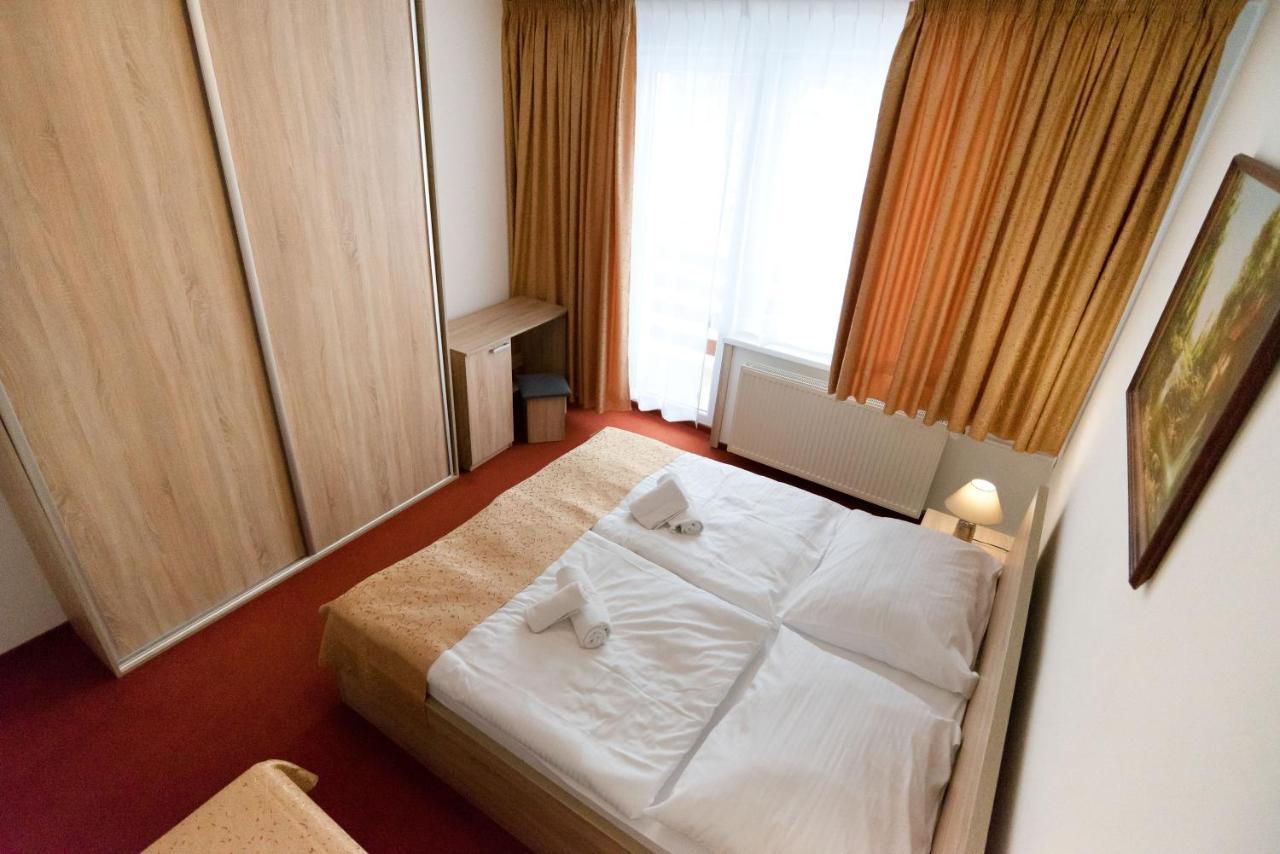 Hotel Lesana Stara Lesna Exterior photo